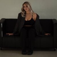 LustLagoon webcam model