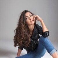 Jenigerl Adlı Modelin Çevrimdışı Sohbet Odası