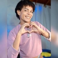 Rose_Queen23 webcam model