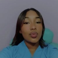 Lena_mackenzie's Offline Chat Room