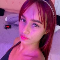 Roxxy_smiith's Offline Chat Room