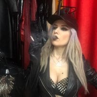 the-black-wiidow's Offline Chat Room