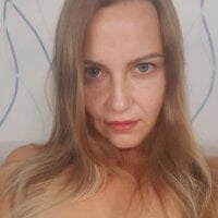 KissKsy webcam model