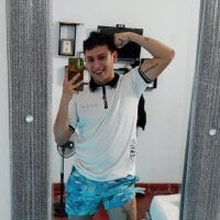 michellcamsex002's Offline Chat Room