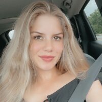 sexy_creature's Offline Chat Room