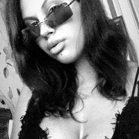 Emy_Lili's Offline Chat Room