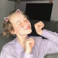 Modèle de Webcam Minibelle : Show porno gratuit en direct | Stripchat