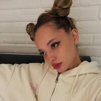 MelanieAlves model avatar