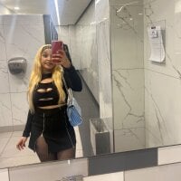 Nicki_average webcam