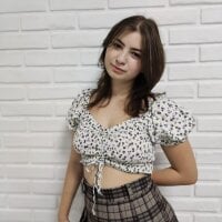 MelanieYoun Adlı Modelin Avatarı