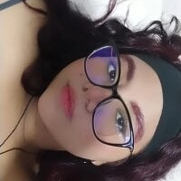 Lillyt_18's Profile Pic
