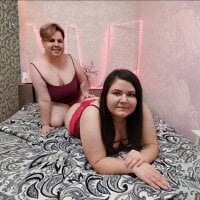 BeckyAndHellen webcam