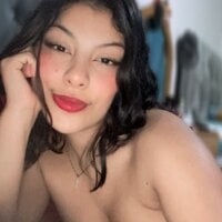 Salmaportman69 webcam model