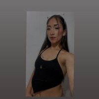 Miia__strog webcam model