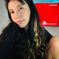 Eveliin444 webcam model