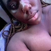 CumThruQueen webcam