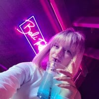 Blonde20's Avatar Pic
