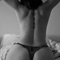 Petitefee_lola's Avatar Pic