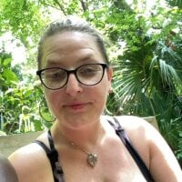 ebonylovee87's Offline Chat Room