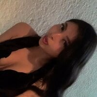 1Anya webcam model
