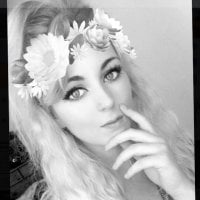 lady_chatterbox's Offline Chat Room