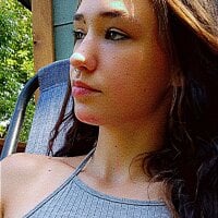 BrattyLilThang webcam model