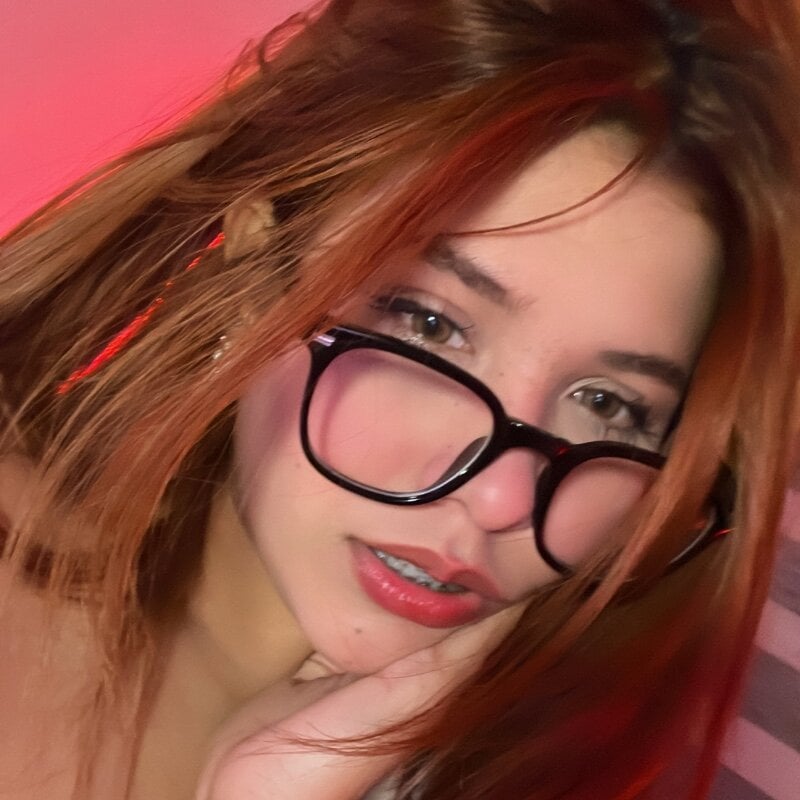 crystal_bunny7's Stripchat show and profile