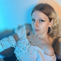 _Velvet_peach_ webcam model