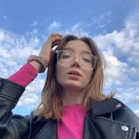 GirlGlassesOn model avatar