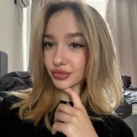 Cerelenonna webcam model