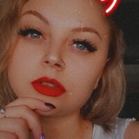 MckenzieSloan69 অফলাইন চ্যাট রুম