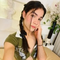 MaddyMoon1 webcam