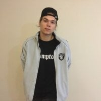 bobby_cemerson's Offline Chat Room