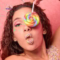 Megandaniela_1's Offline Chat Room