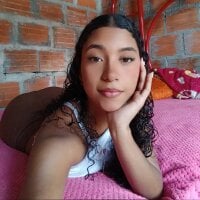 ShairaLorette webcam model