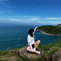 TongueLinn webcam model