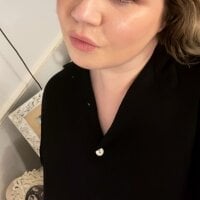 Poppy_34XX's Offline Chat Room