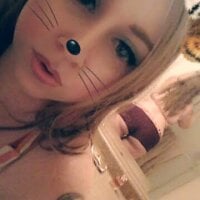peachesalacreme's Offline Chat Room