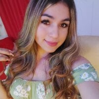 anahi_star95 Adlı Modelin Çevrimdışı Sohbet Odası