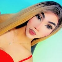 emelly_horny_