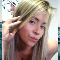 SmilingGirl Adlı Modelin Çevrimdışı Sohbet Odası