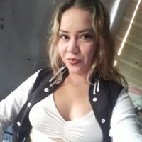 angelliucm101's Offline Chat Room