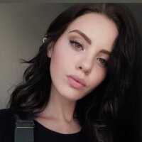 StephanieKon Offline chat-huone