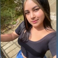aurora_tziu webcam model