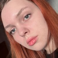 PeachyMiaLive Webcam