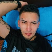 SexyNSlimSebas webcam