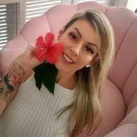 Snapshot of carolinesampaio live cam