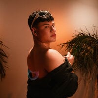 AndrewPeach_ webcam model