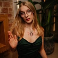 EvaBllake_ model avatar