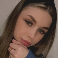 Mimona_1's Offline Chat Room